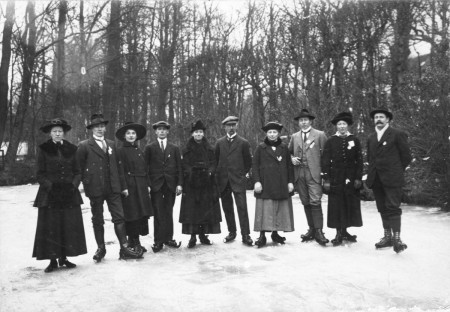 HVB FO 00683  Schaatsers bij Oude Hof, ca 1915 (1)